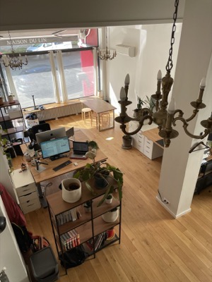 Espace de coworking de 90 m² à Annecy — bureaux fixes dédiés